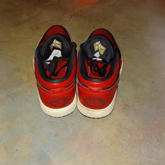 Retro Jordan 1s low's - Picture 3 of 9